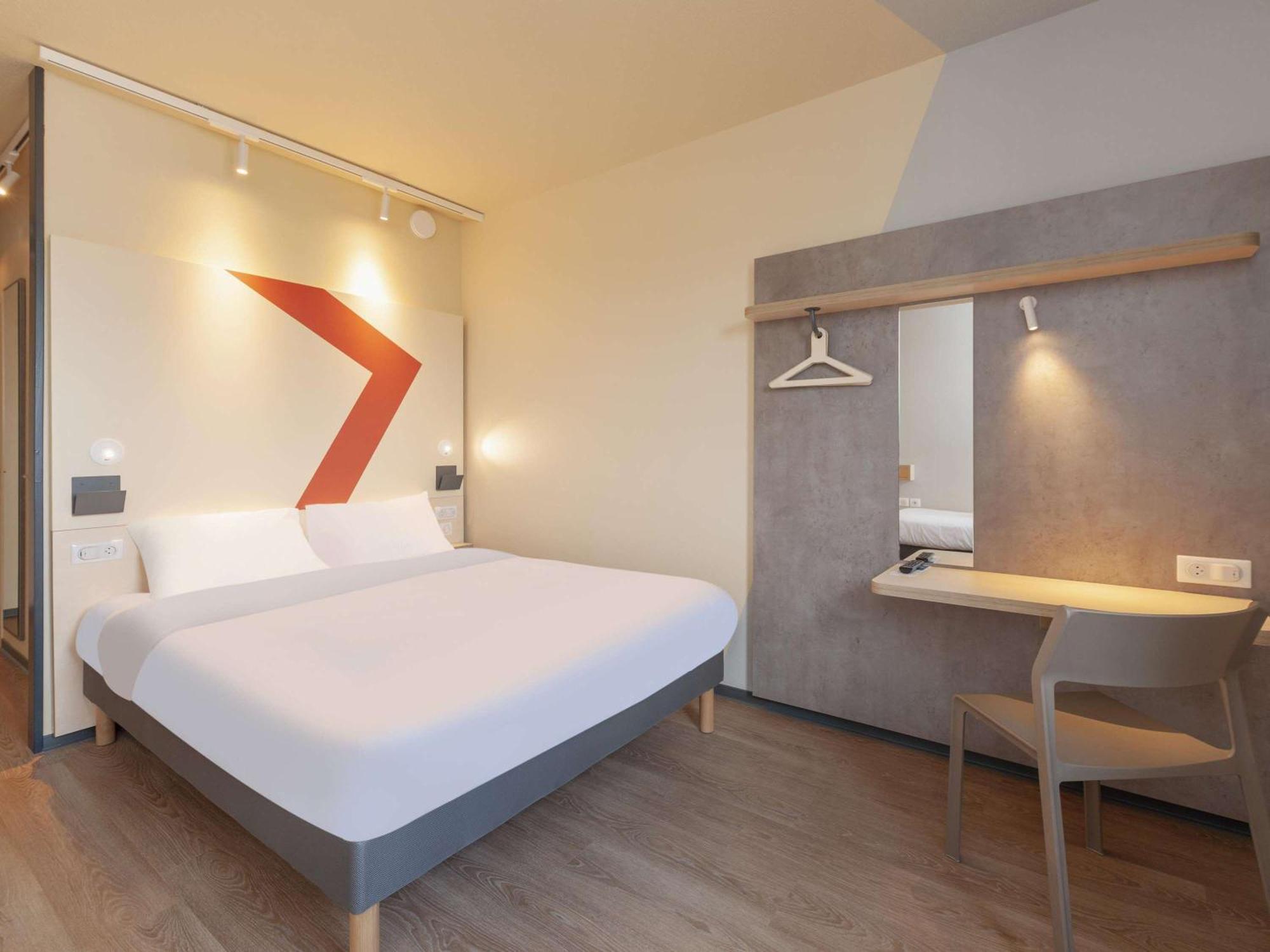 Ibis Budget Mont De Marsan Exterior photo